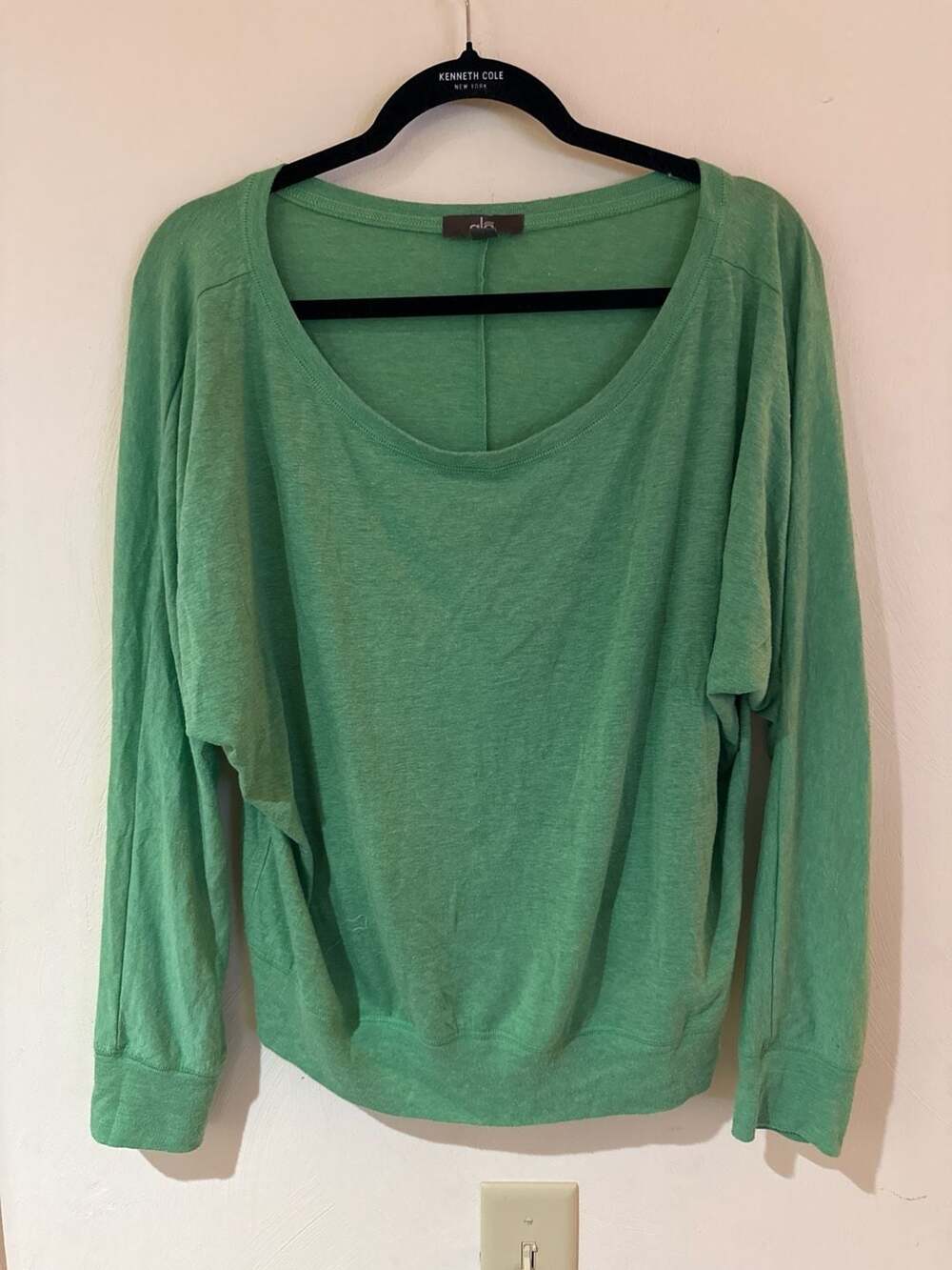 ALO Yoga Women Large Green Dolman Long Sleeve Scoop Neck Top Made USA